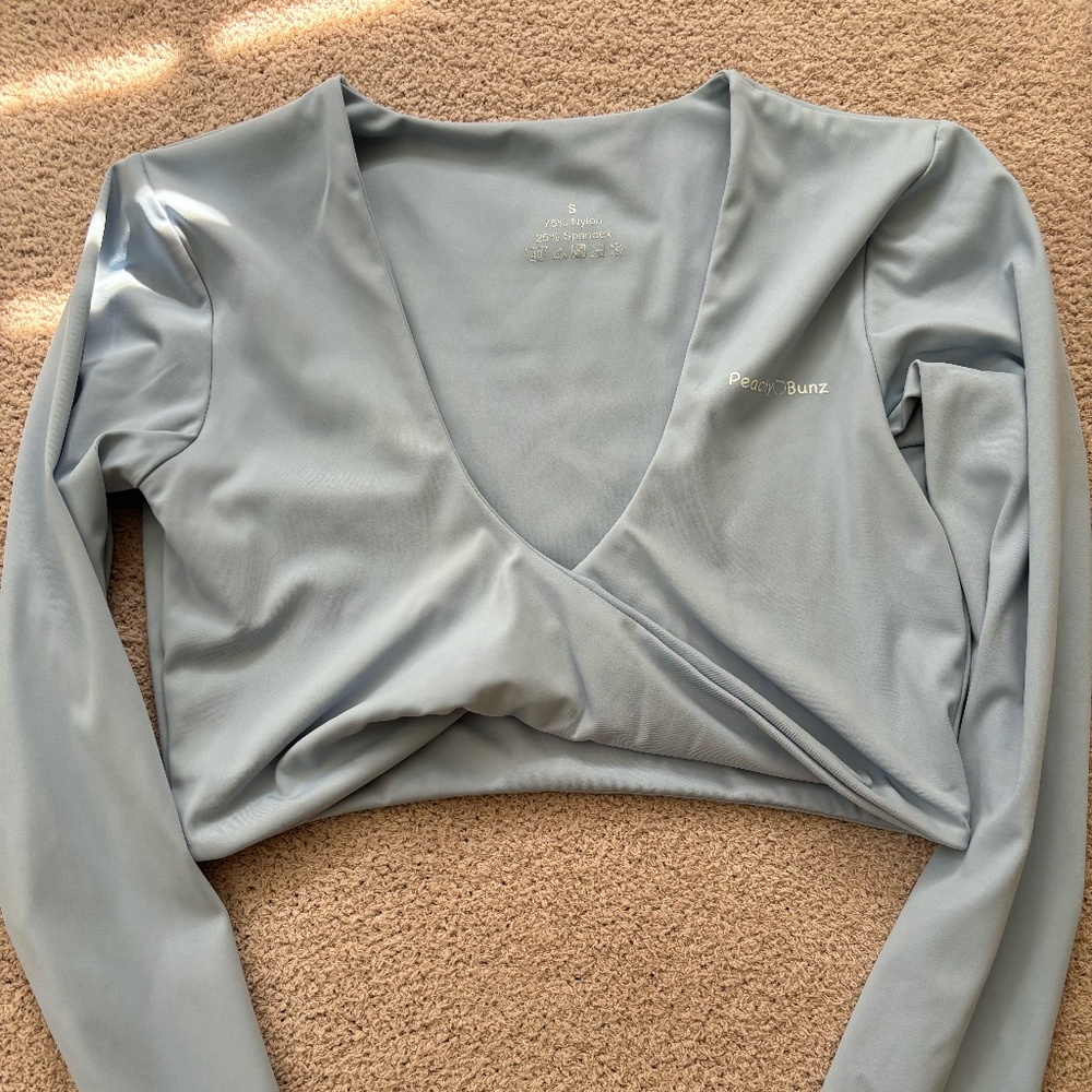 Shoppeachybunz Long sleeve top